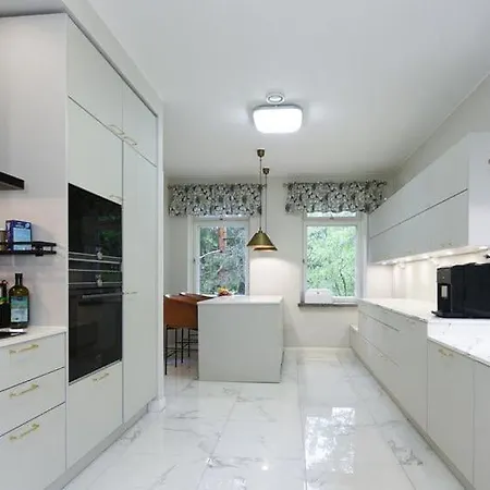 Pappila, Cosy, Spacious With Fireplace! *