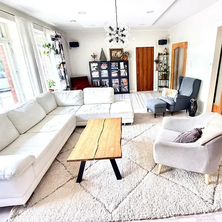וילה Pappila, Cosy, Spacious With Fireplace!