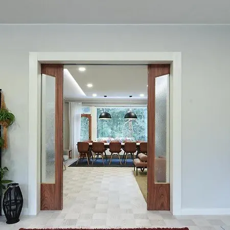 Villa Pappila, Cosy, Spacious With Fireplace! *
