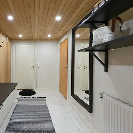 וילה Pappila, Cosy, Spacious With Fireplace!